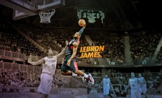 米兰百家乐-孤胆英雄的对决，独行侠硬仗破勇士，库里高光难挽败局