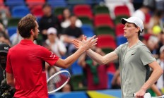 米兰体育app-包含拉沃尔杯横扫蒙特卡洛大师赛，辛纳刷新纪录的词条