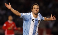 米兰体育-奇才关键战突围活塞，锡安西甲德比接管比赛，体育世界里的唯一性光芒