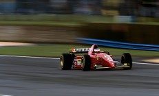 米兰-布鲁诺封神之夜，F1街道赛的聚光灯与无争议的王冠