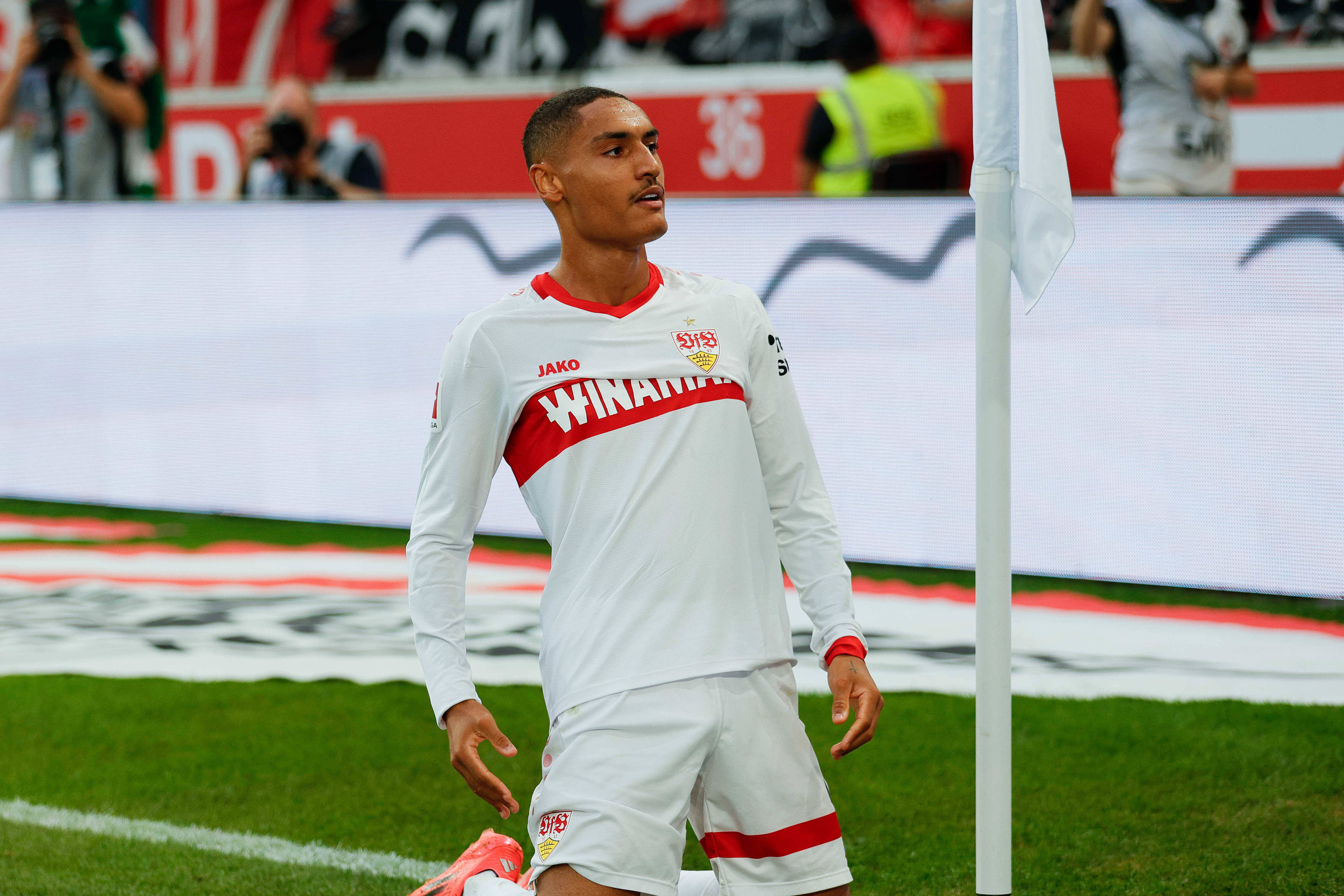 包含斯图加特客场不敌柏林联合，球队陷入连败困境的词条