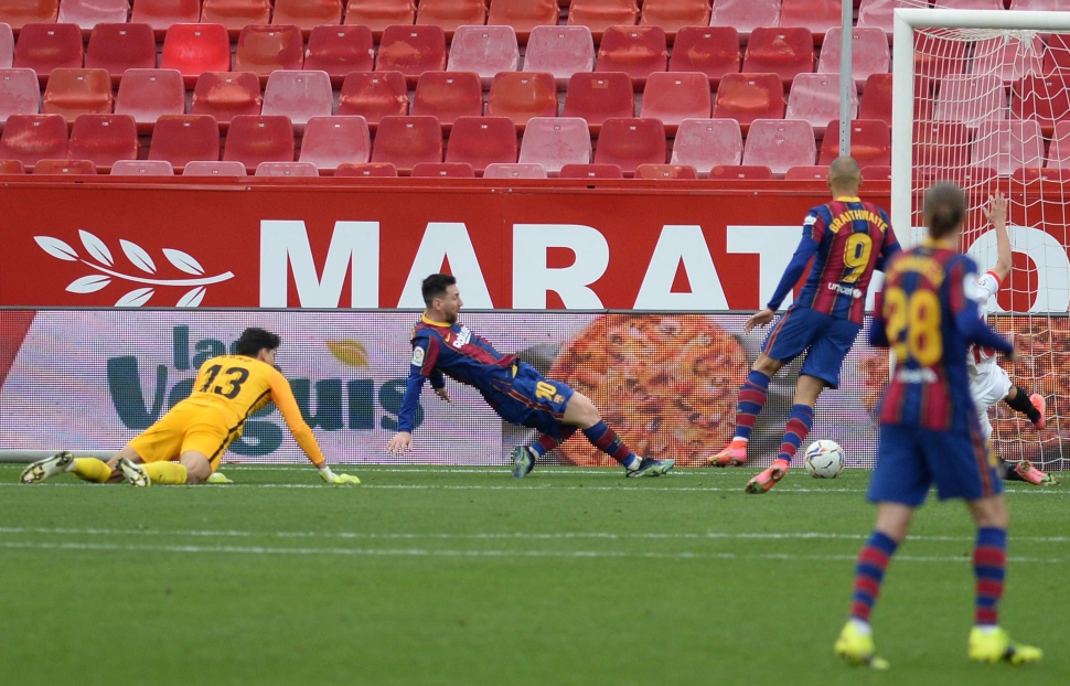 尤文图斯排除万难，成功追平反超的简单介绍