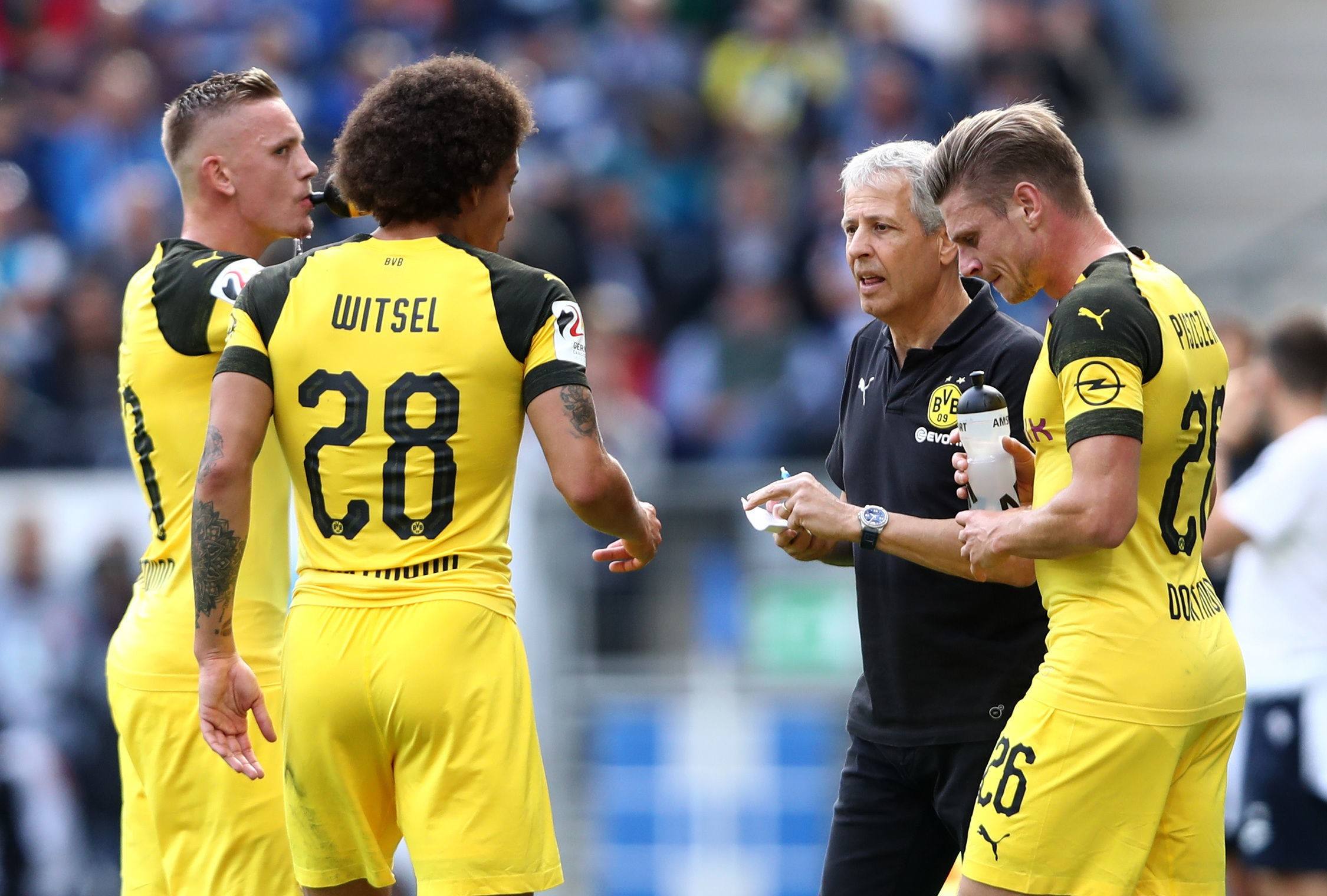 关于弗赖堡球员备战新赛季，团结一致迎战！的信息