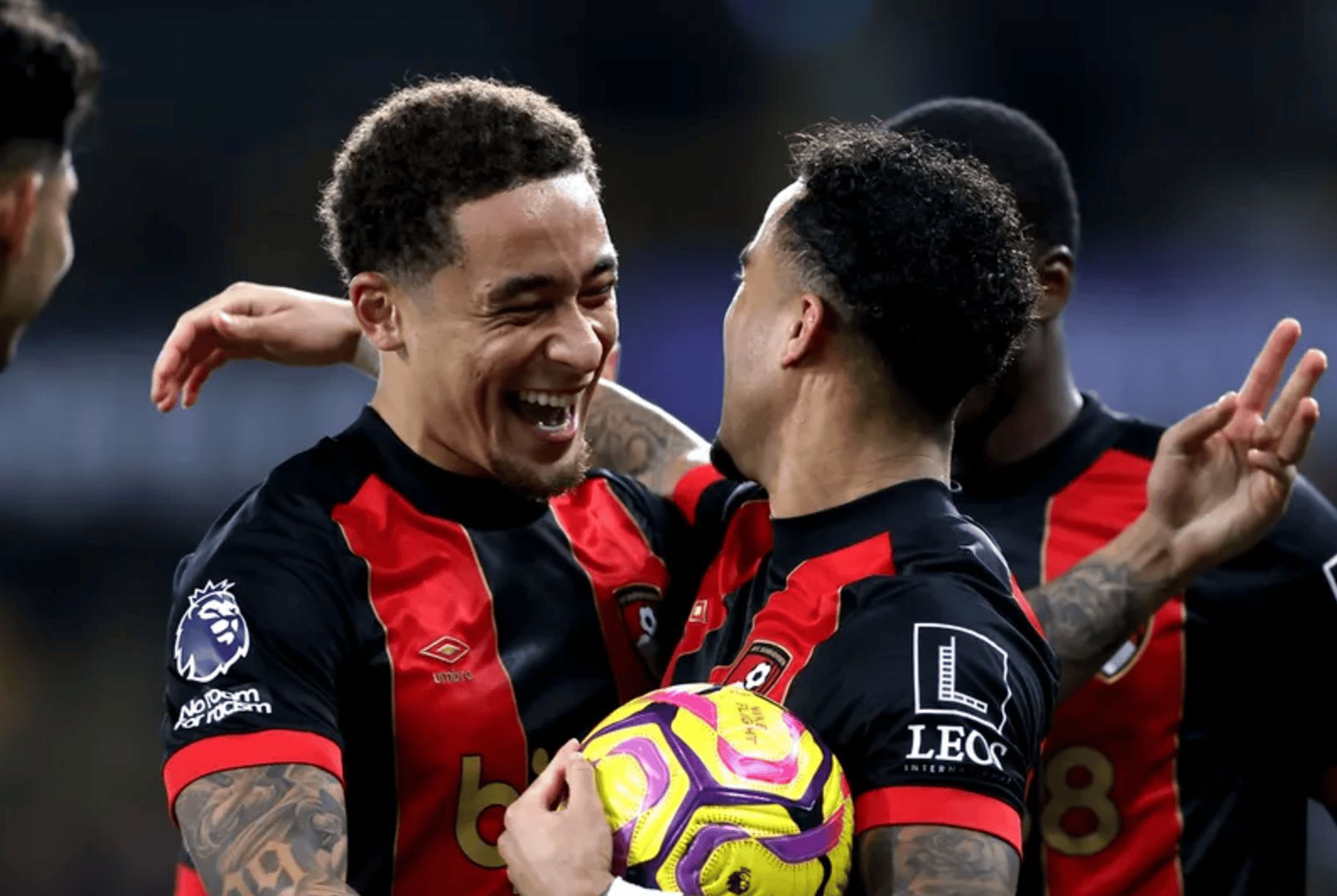 关于伯恩茅斯主场击败狼队，取得关键胜利的信息