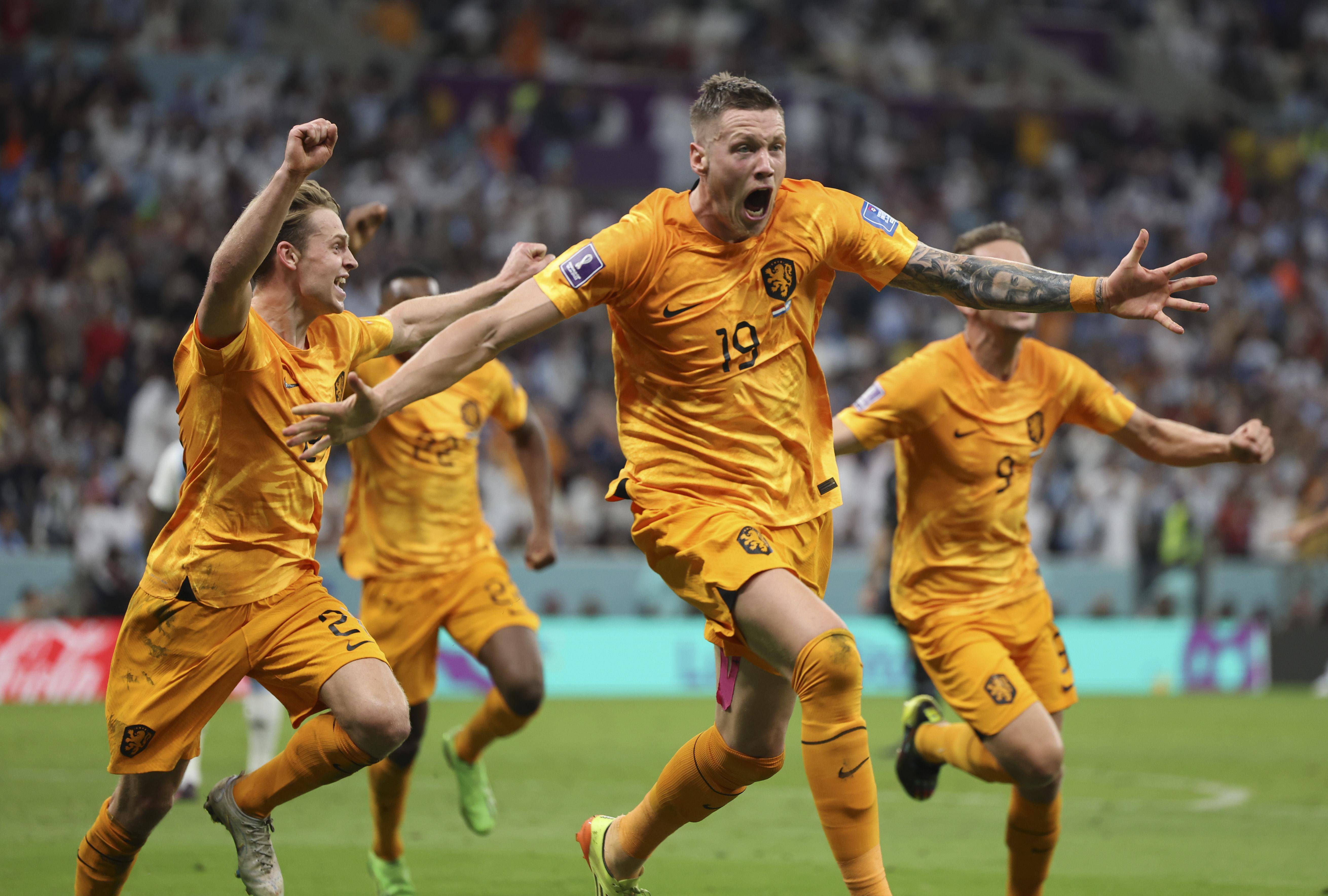 荷兰队在比赛中展现出强大实力的简单介绍