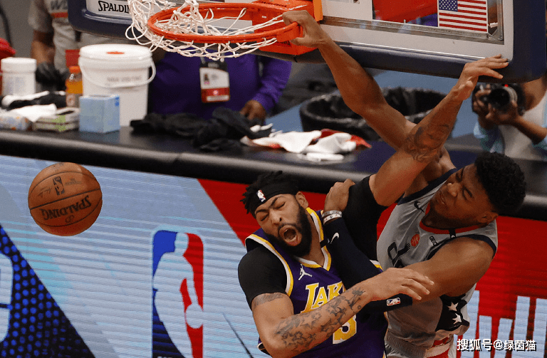 关于湖人全队集结训练，备战接下来苛刻赛程的信息