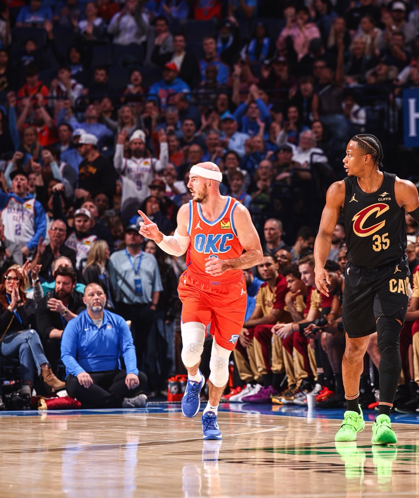 包含美国男篮横扫篮网B队，汉密尔顿关键制胜的词条