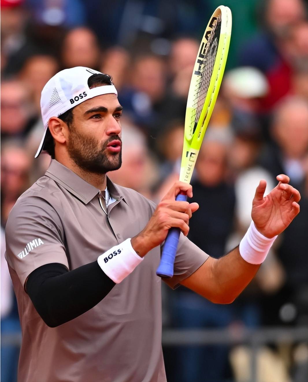 包含美国网球队力克日本网球队，克耶高斯爆发神勇的词条