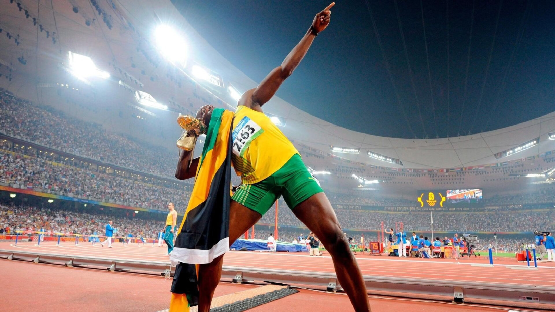 教科书级表现!拉亚神扑救主,尤文生死战险胜安哥拉