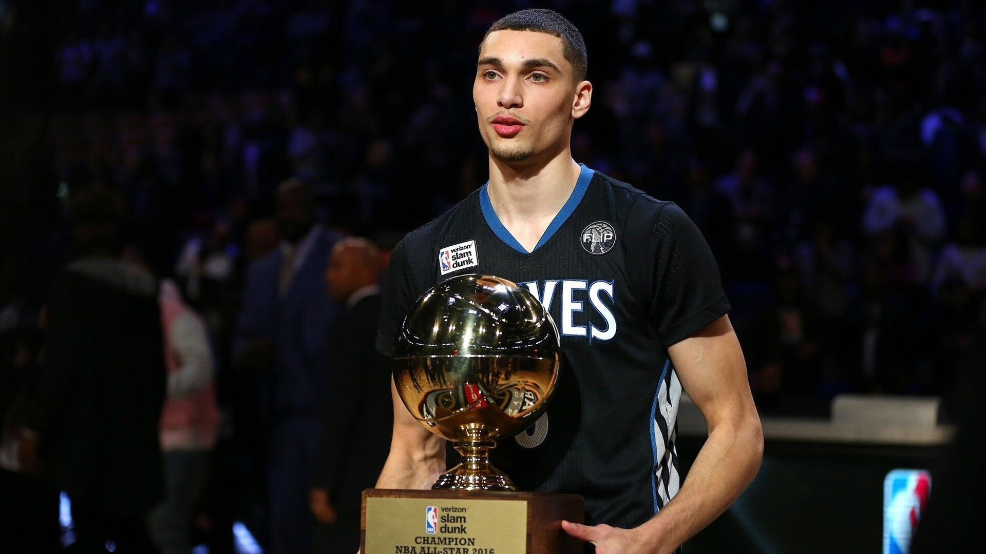 弗拉霍维奇爆发,罗马德比之夜,一颗新星的崛起与永恒敌意的淬炼